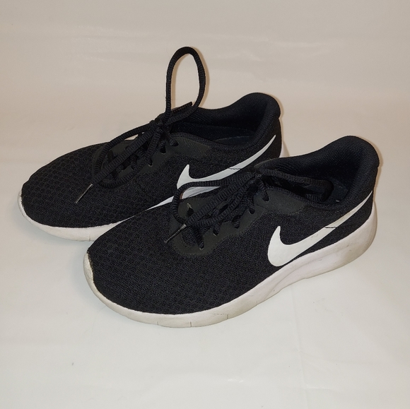 nike tanjun grade school